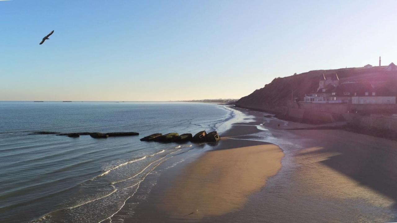 Le Clos De L'Eglise Arromanches-les-Bains Exteriör bild
